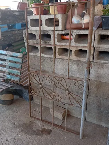 Portão de ferro pequeno social