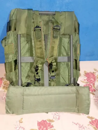 Mochila média capacidade americana 