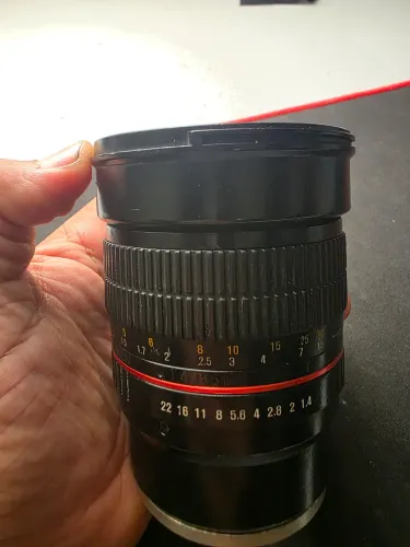 Lente rokinon 85mm 1.4 cinema para sony