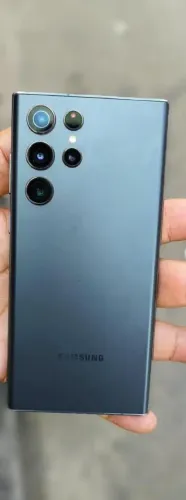 Vende se um S22 utra com pequeno avaria