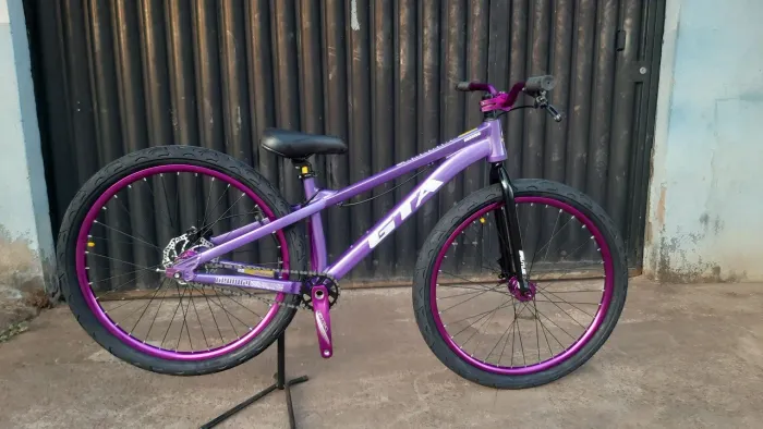 Bicicleta aro 26 GTA Gravity, freio hidráulico, kenda flame