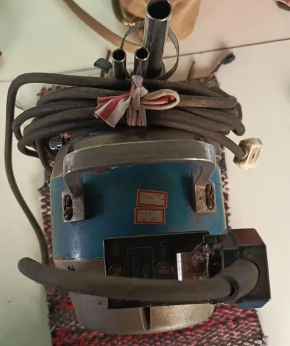 Vende-se máquina de cortar tecido