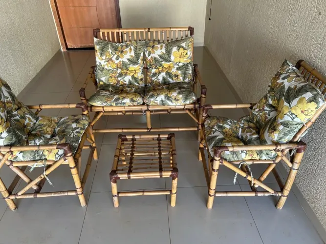 VENDO CONJUNTO DE PÁTIO 