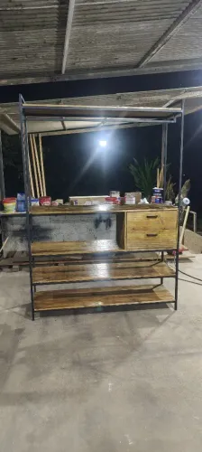 Guarda roupa estilo industrial