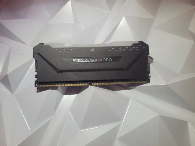 memória ram CORSAIR VENGEANCE PRO RGB