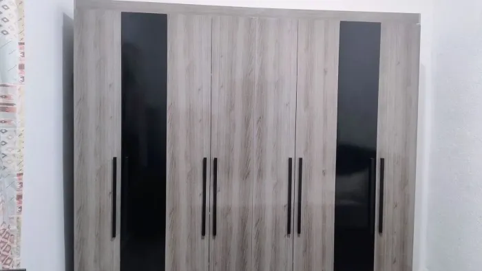 Guarda roupa 8 portas