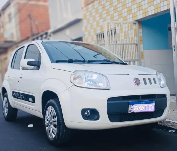 Uno vivace 2014 com 95 mil km rodando completo