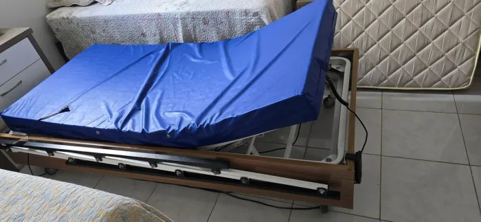 Cama hospitalar para residência tipo pilates