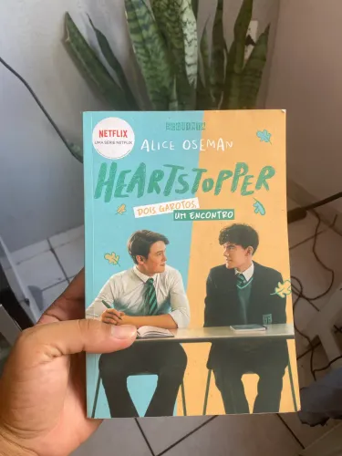 Livro Heartsttopper - 2 garotos 1 encontro