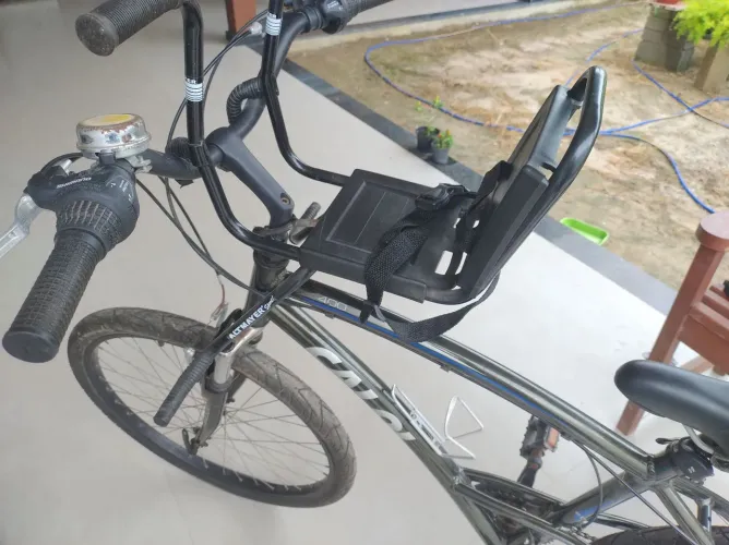 Cadeirinha infantil para bicicleta