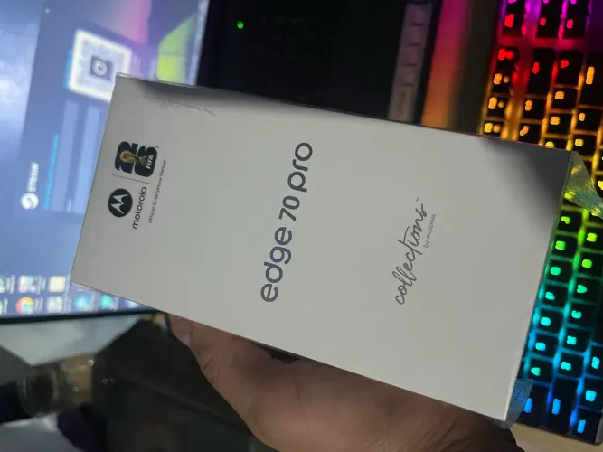 Edge 70 Pro 512 na caixa