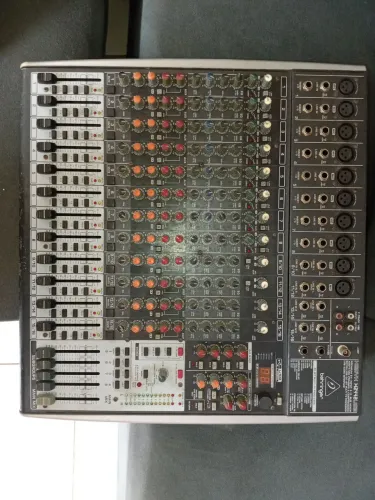 Vendo mesa de Som