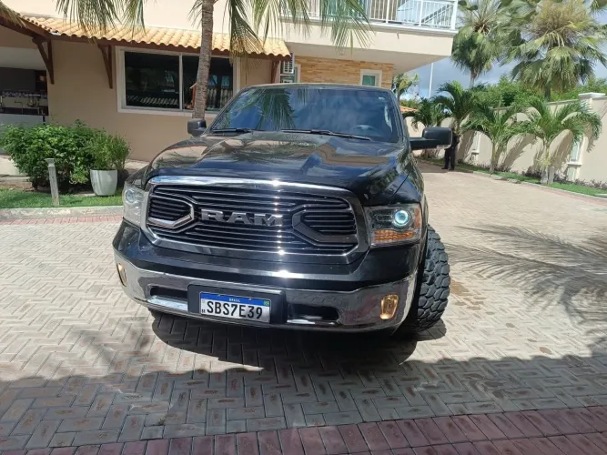 Ram Classic Laramie Night Edition 5.7 V8 16V Gasolina 4X4 Aut. 2023