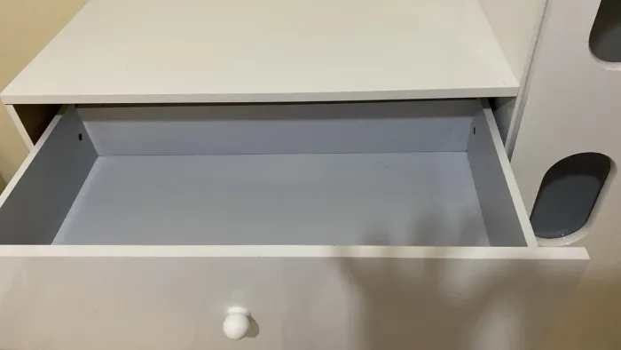 Cômoda com guarda-roupa
