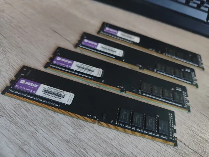 Memória RAM 16GB DDR4 2400MHZ (4 x 4Gb)