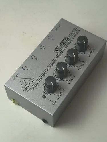Amplificador de fone - Behringer MicroAmp HA400