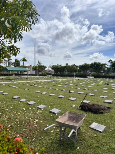 Túmulo no parque das Acácias