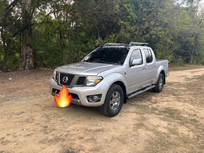 Nissan Frontier SV AT. CD 4X4 2.5 TB Dies. Aut. 2015