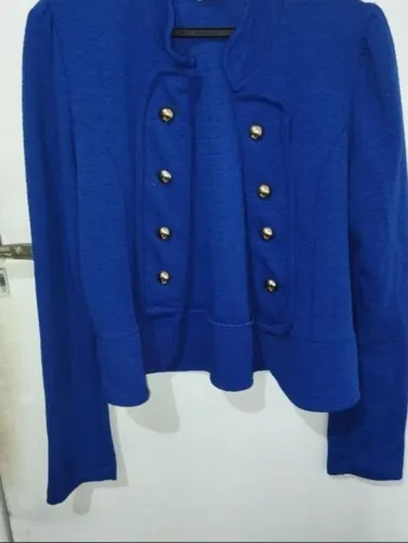 Casaquinho azul de botões tamanho único