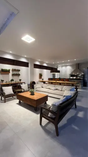 Vendo Casa de Condomínio com 850m²
