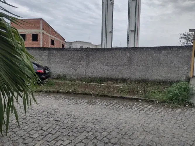 terreno murado com 505 m² com rgi em condomínio fechado em campo grade