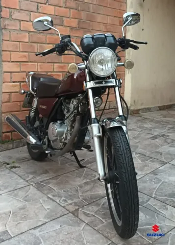 Suzuki Intruder 125 Vermelho/Vinho 2013