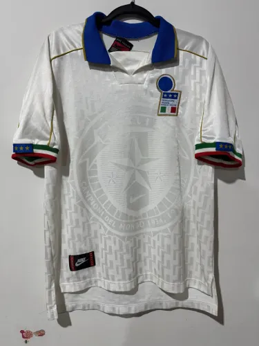 Camisa Itália 1995 Maldini 3 jogador 