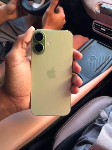 iPhone 17