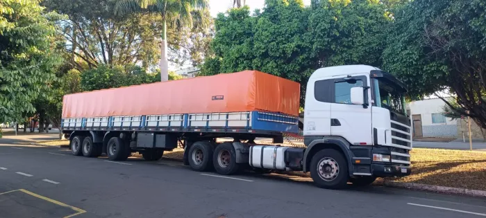 CONJUNTO SCANIA SERIE 4 420 ANO 2000 COM CARRETA GRANELEIRA 2006