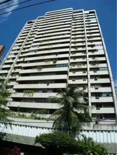 Imóvel para venda tem 210 metros quadrados com 4 quartos em Espinheiro - Recife - PE