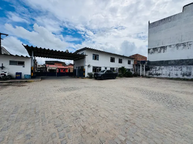  GARAGEM PARA ÔNIBUS À VENDA - SANTO AMARO/BA