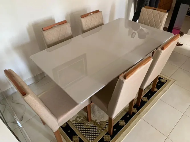 Mesa nova de madeira