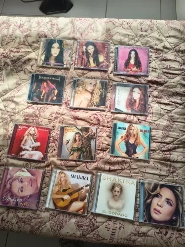 Shakira Cds e Dvds/Blu Ray
