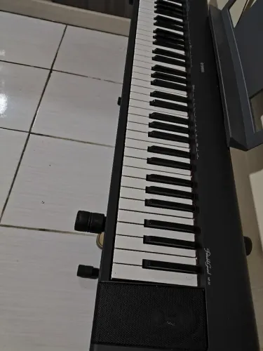 Piano Yamaha NP30 zerado estado de novo