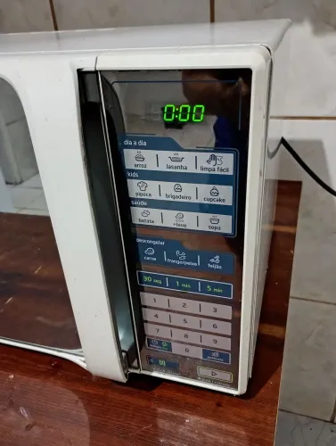 Microondas Midea 30 litros 127 volts espelhado