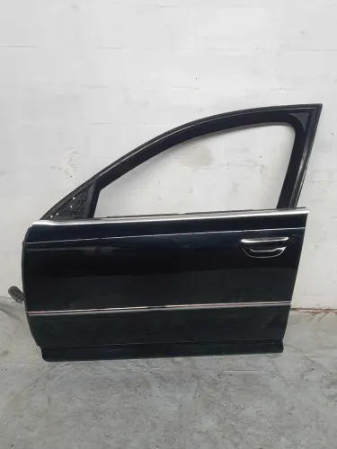 Porta Dianteira Esquerda Audi A8 D3 2003 A 2009 Detalhe Dianteira Esquerdo Preto
