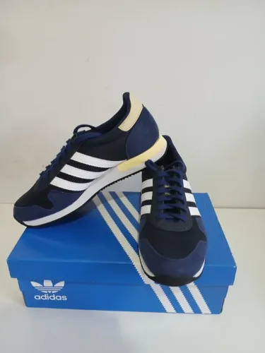 Tênis adidas originals