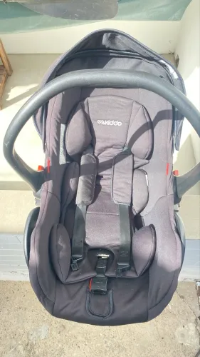 Conjunto carrinho de bebê e bebê conforto
