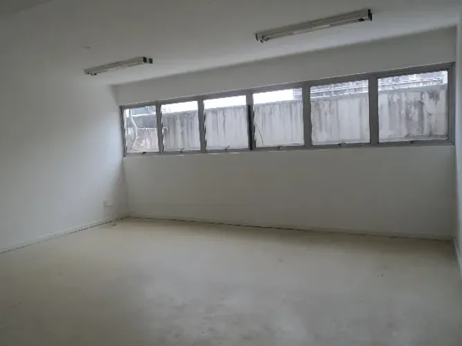 Escritório para locação no bairro Petrópolis com 60 m² de área útil disponível