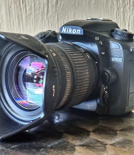 Câmera Nikon D7500 (Corpo) - Excelente Estado / Poucos Clicks