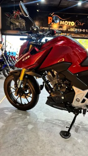 cb 300 2027 emplacada vermelha