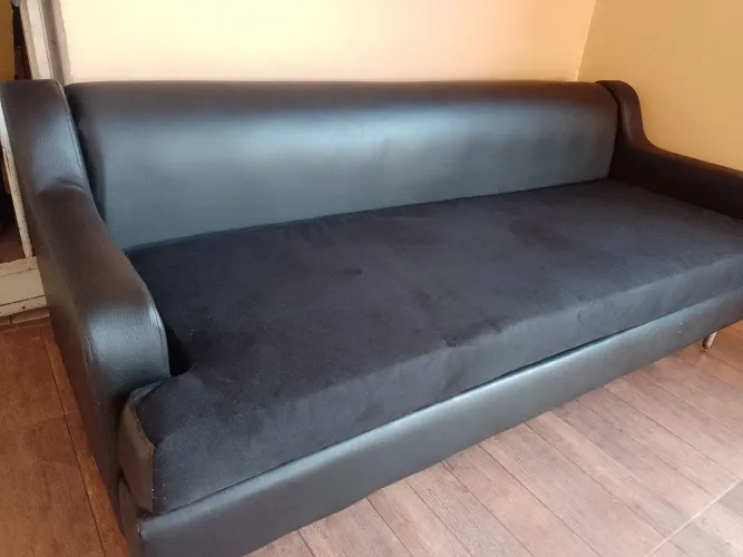 Sofá super conservado para você que tá procurando um sofá para durar uma vida