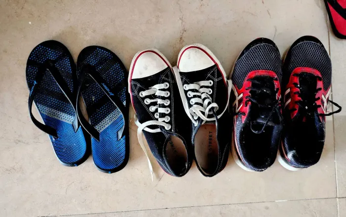 3 pares de tênis/chinelo