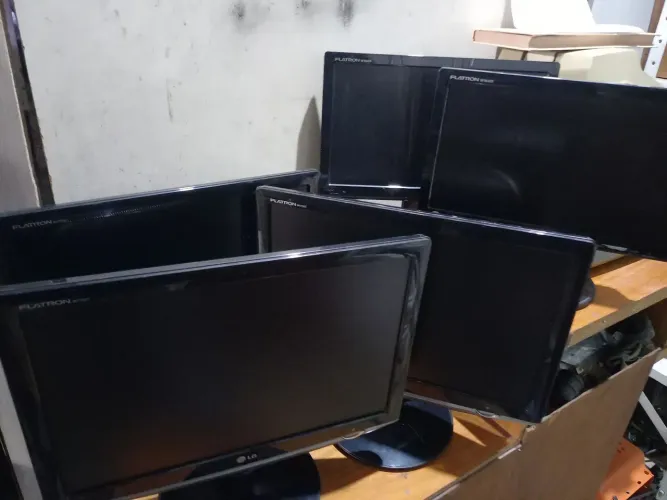 Monitores LG 17 e 16 pol. 100% funcionando