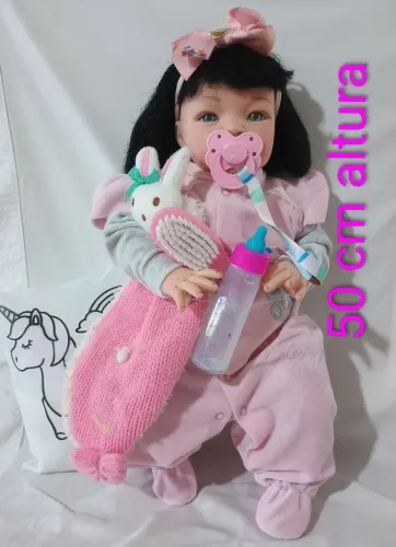 Boneca estilo REBORN com corpo em tecido. Acompanha os acessórios das fotos