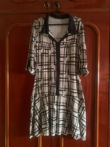 Vestido semi - novo manga curta