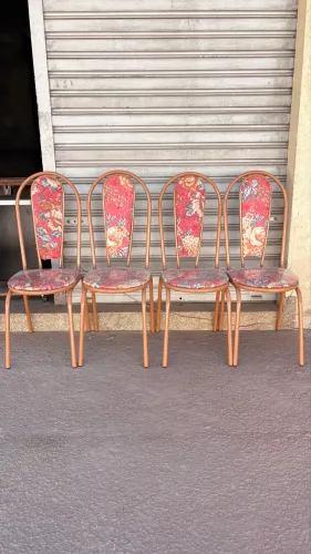 conjunto de cadeira de ferro