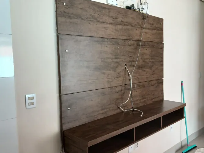 Painel TV 1.80 m largura X 1.43 m altura 