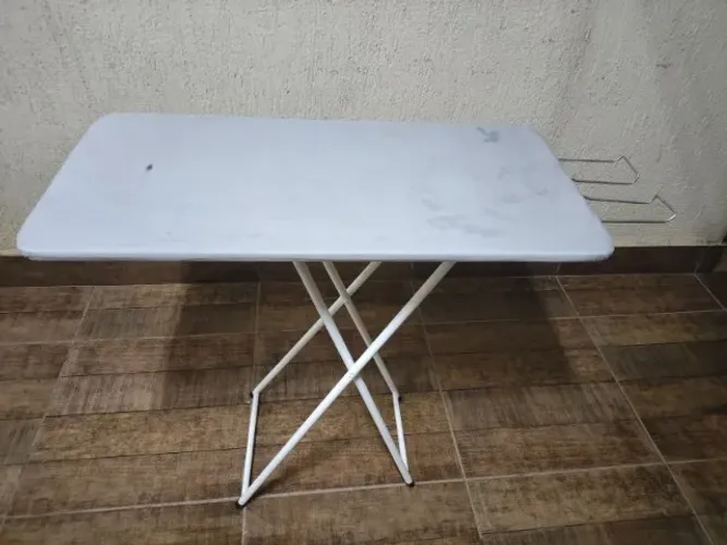 Tábua de Passar Roupa Dobrável com Suporte para Ferro