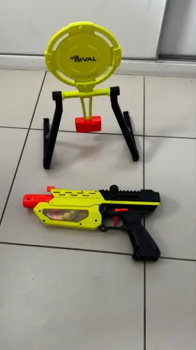 Nerf Rival com alvo